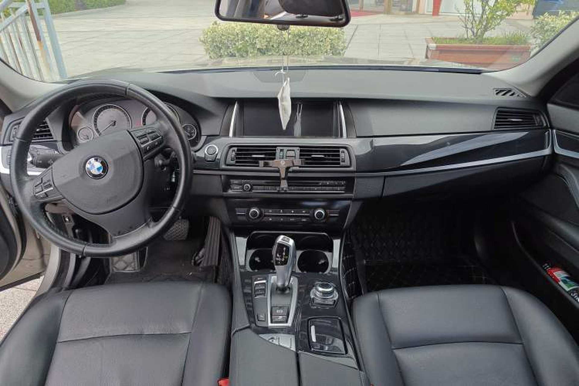 Used BMW 5 Series 2014 520Li Elegant Model Interior 4