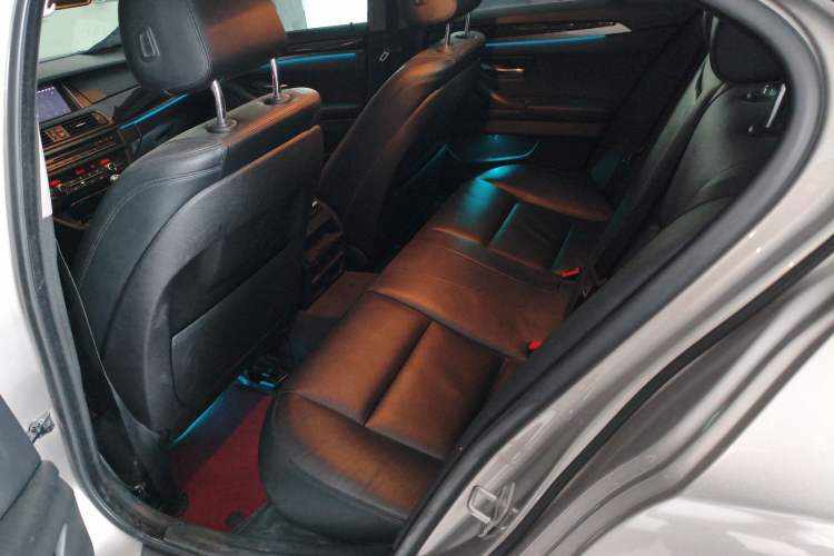 Used BMW 5 Series 2014 520i Elegant Edition Interior 4