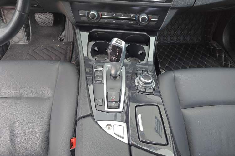 Used BMW 5 Series 2014 520Li Elegant Model Interior 6