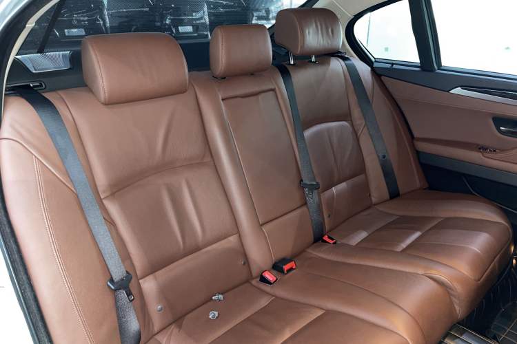 Used BMW 5 Series 2014 535Li Leading Model Interior 7
