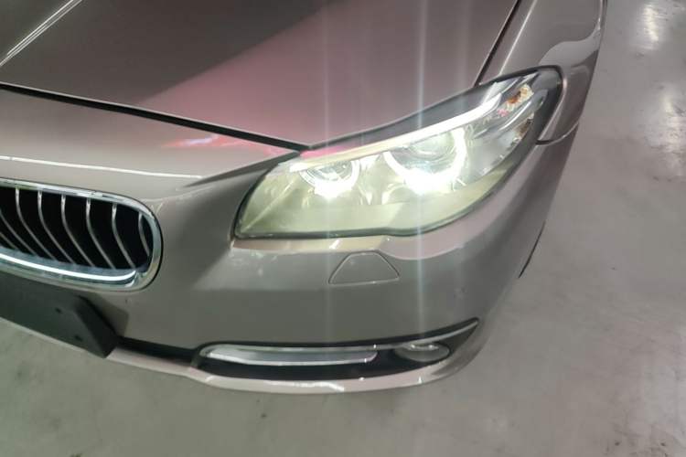 Used BMW 5 Series 2014 525Li Luxury Design Package Left Front Headlight