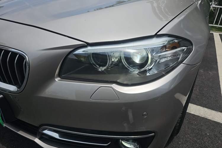 Used BMW 5 Series 2014 525Li Luxury Design Package Left Front Headlight
