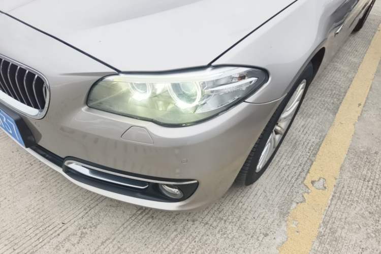 Used BMW 5 Series 2014 525Li Luxury Design Package Left Front Headlight