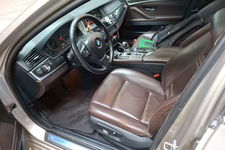 Used BMW 5 Series 2014 525Li Luxury Design Package Left Front Seat