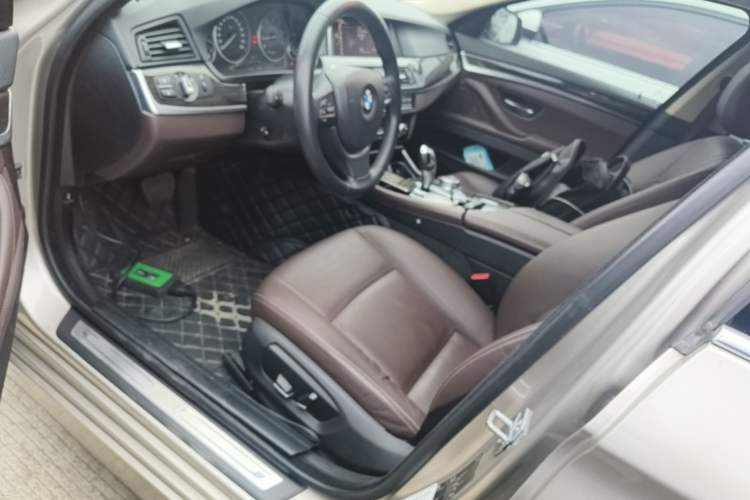 Used BMW 5 Series 2014 525Li Luxury Design Package Left Front Seat