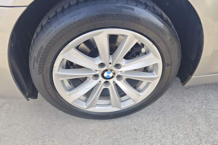 Used BMW 5 Series 2014 520Li Elegant Model Left Front Wheel Hub