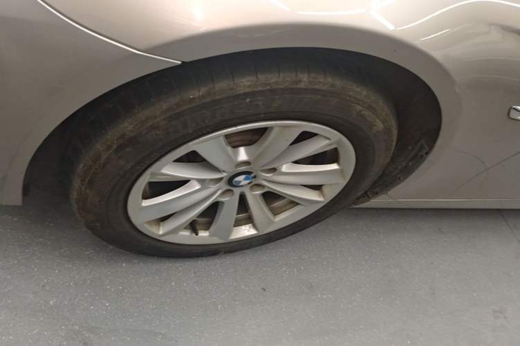 Used BMW 5 Series 2014 520Li Elegant Model Left Front Wheel Hub