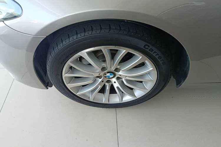 Used BMW 5 Series 2014 525Li Luxury Design Package Left Front Wheel Hub