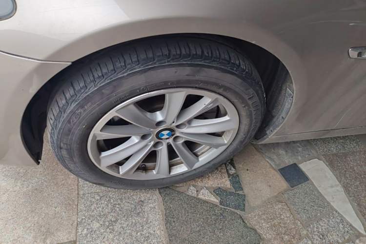 Used BMW 5 Series 2014 520Li Elegant Model Left Front Wheel Hub