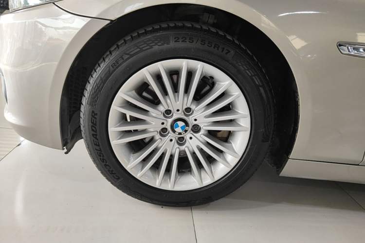 Used BMW 5 Series 2014 525Li Leading Model Left Front Wheel Hub