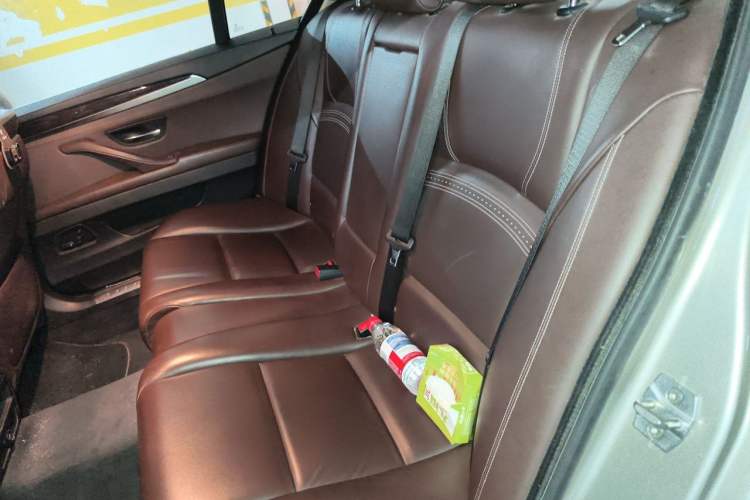 Used BMW 5 Series 2014 525Li Luxury Design Package Left Rear Seat