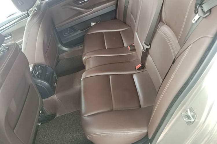 Used BMW 5 Series 2014 525Li Luxury Design Package Left Rear Seat