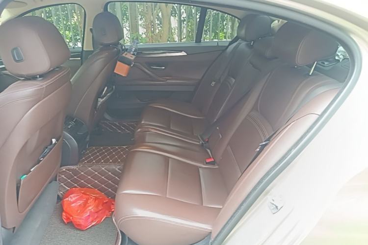 Used BMW 5 Series 2014 525Li Luxury Design Package Left Rear Seat