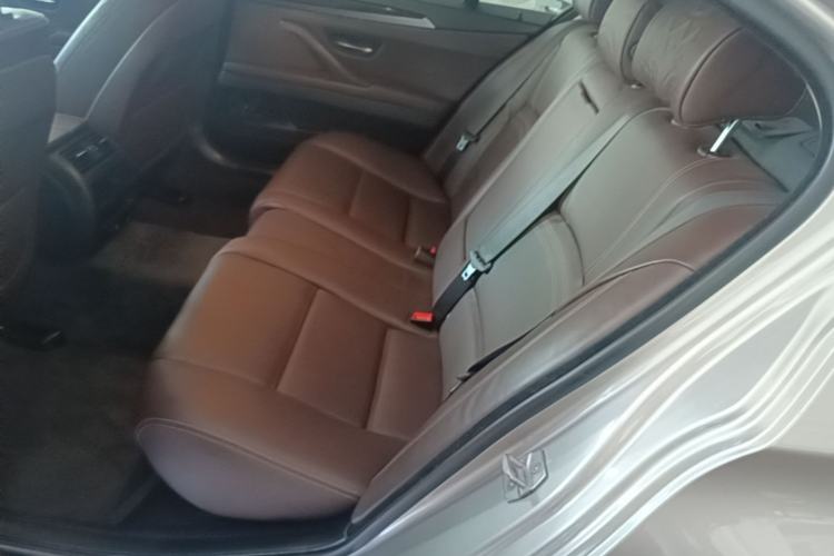Used BMW 5 Series 2014 525Li Luxury Design Package Left Rear Seat