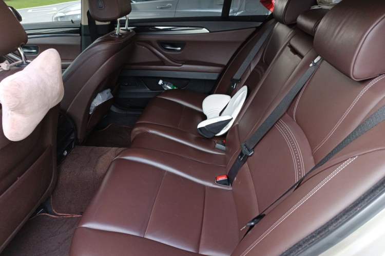Used BMW 5 Series 2014 525Li Luxury Design Package Left Rear Seat