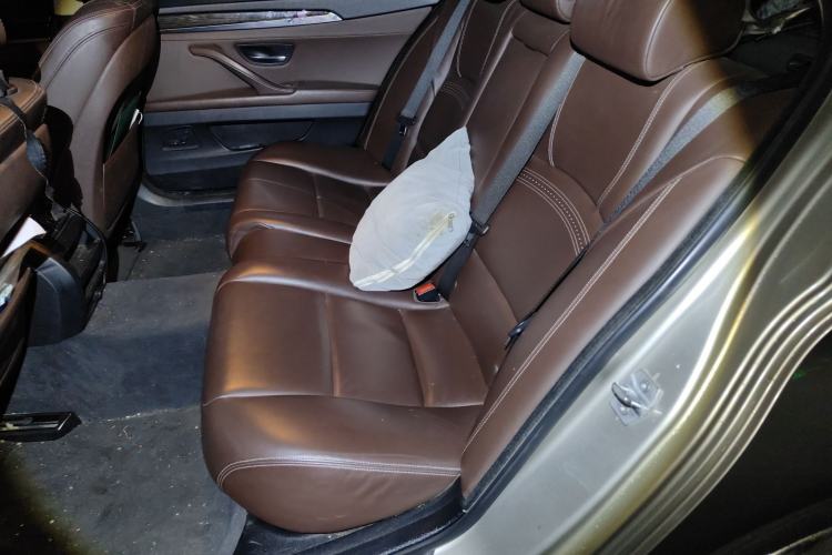 Used BMW 5 Series 2014 525Li Luxury Design Package Left Rear Seat