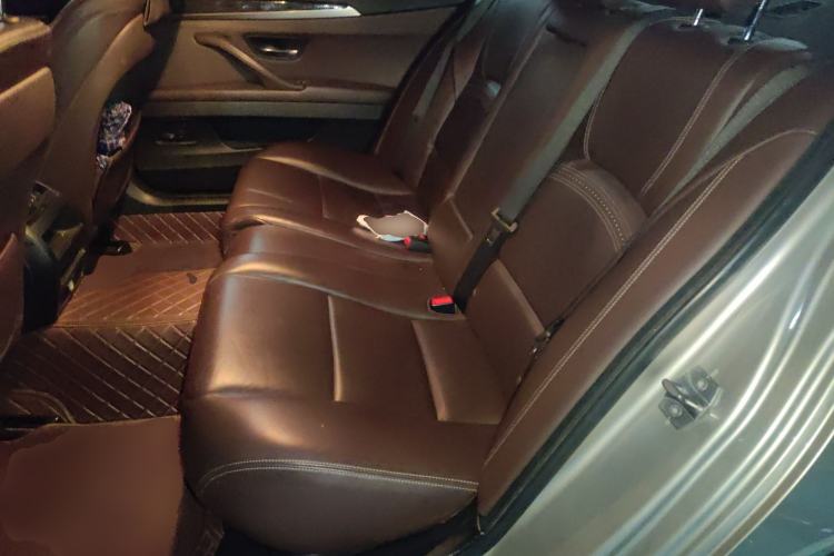 Used BMW 5 Series 2014 525Li Luxury Design Package Left Rear Seat