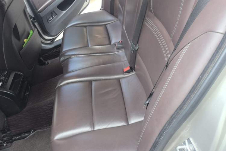 Used BMW 5 Series 2014 525Li Luxury Design Package Left Rear Seat