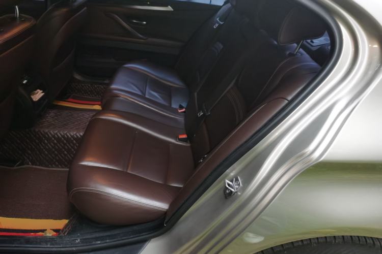 Used BMW 5 Series 2014 525Li Luxury Design Package Left Rear Seat
