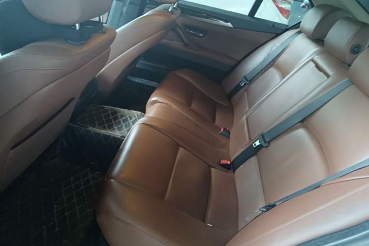 Used BMW 5 Series 2014 525Li Leading Model Left Rear Seat