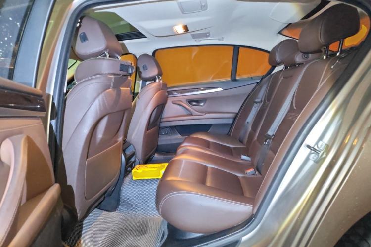 Used BMW 5 Series 2014 525Li Luxury Design Package Left Rear Seat