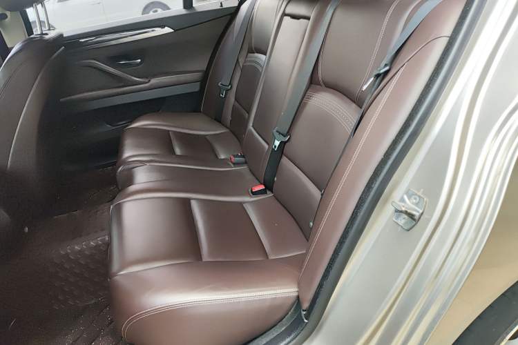 Used BMW 5 Series 2014 525Li Luxury Design Package Left Rear Seat