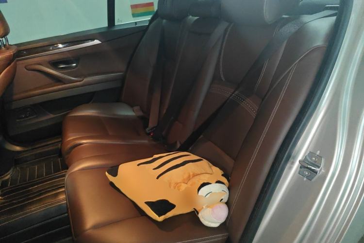 Used BMW 5 Series 2014 525Li Luxury Design Package Left Rear Seat
