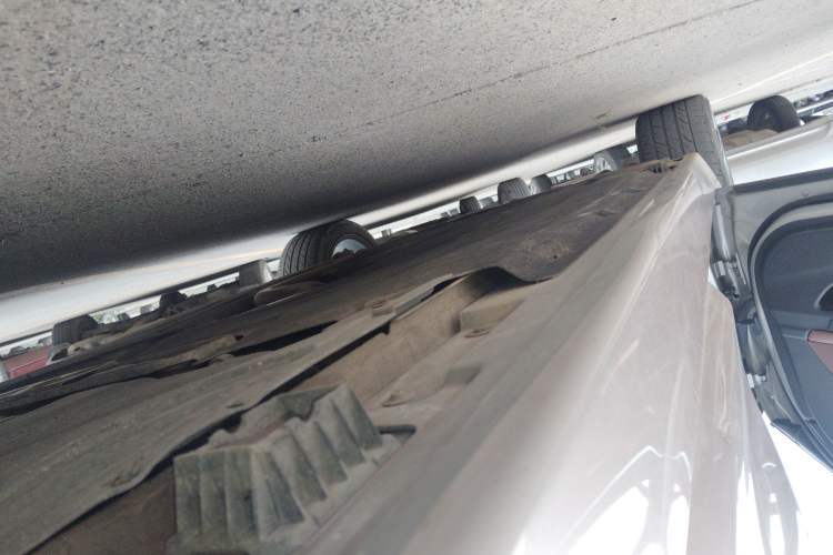 Used BMW 5 Series 2014 520Li Elegant Model Left Side Sill
