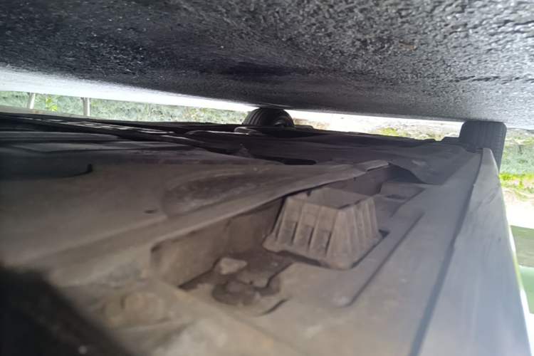 Used BMW 5 Series 2014 525Li Leading Model Left Side Sill