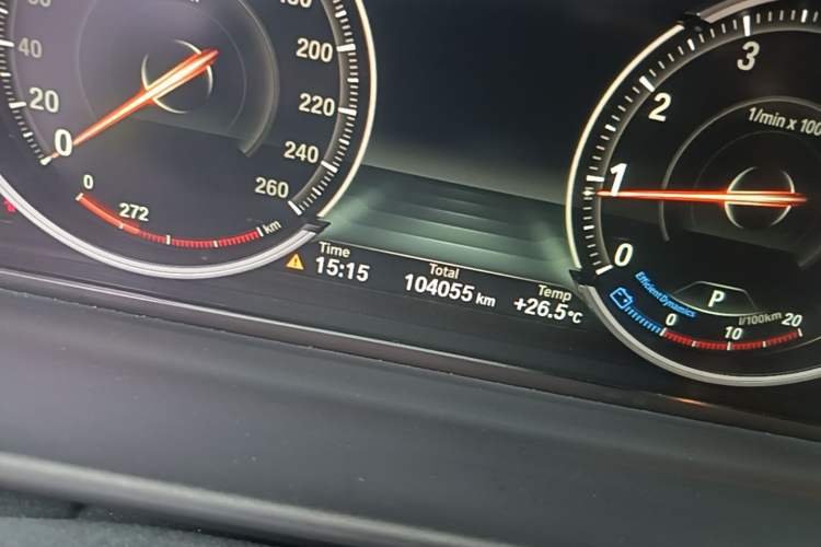Used BMW 5 Series 2014 525Li Luxury Design Package Odometer Close Up