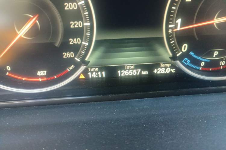 Used BMW 5 Series 2014 525Li Luxury Design Package Odometer Close Up