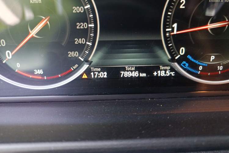 Used BMW 5 Series 2014 525Li Luxury Design Package Odometer Close Up