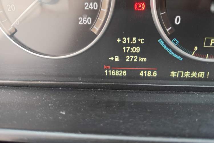 Used BMW 5 Series 2014 525Li Luxury Design Package Odometer Close Up