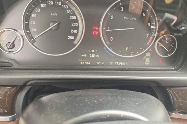 Used BMW 5 Series 2014 525Li Luxury Design Package Odometer Close Up