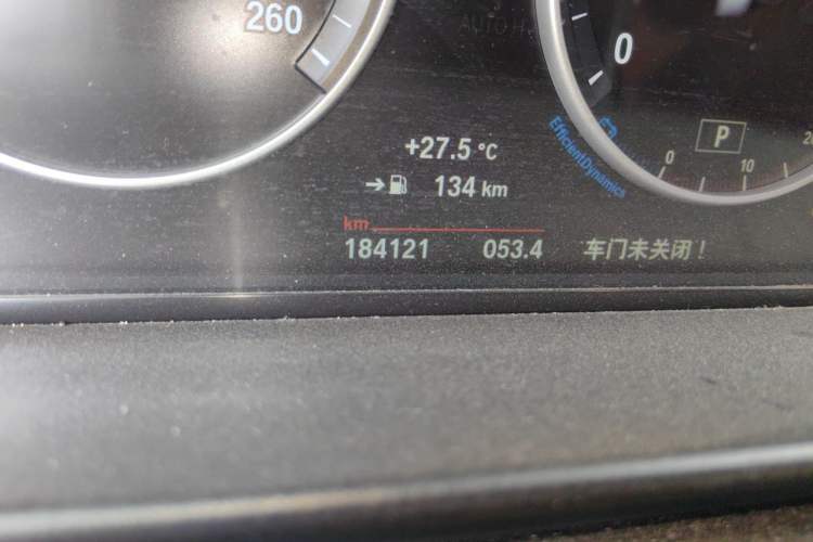 Used BMW 5 Series 2014 520Li Elegant Model Odometer Close Up