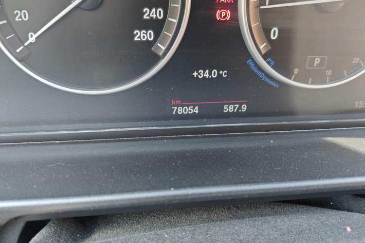 Used BMW 5 Series 2014 520i Elegant Edition Odometer Close Up