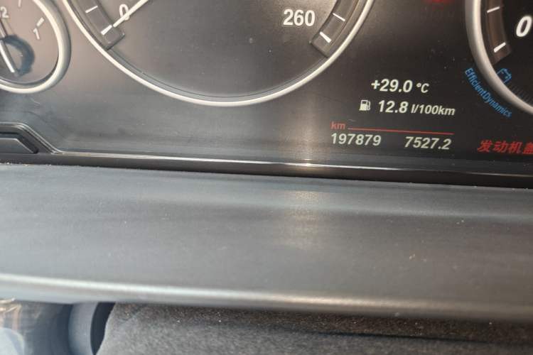Used BMW 5 Series 2014 525Li Luxury Design Package Odometer Close Up