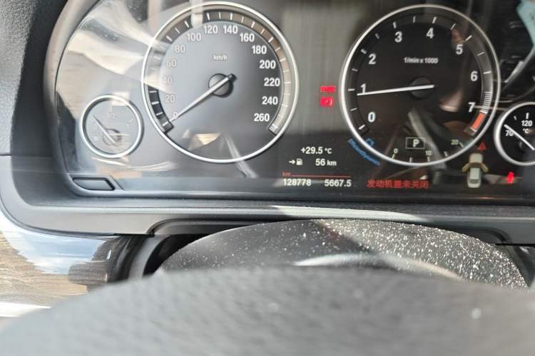 Used BMW 5 Series 2014 525Li Luxury Design Package Odometer Close Up