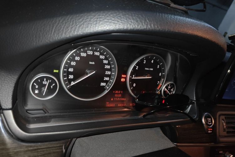 Used BMW 5 Series 2014 525Li Luxury Design Package Odometer Close Up