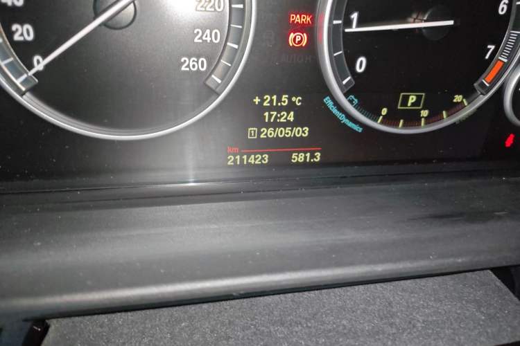 Used BMW 5 Series 2014 525Li Luxury Design Package Odometer Close Up