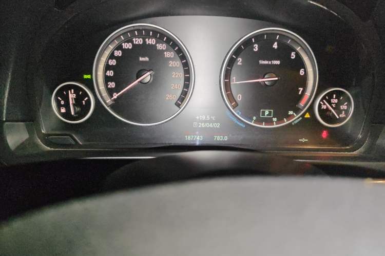 Used BMW 5 Series 2014 525Li Luxury Design Package Odometer Close Up