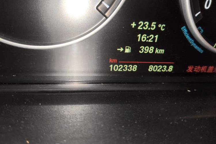 Used BMW 5 Series 2014 520Li Elegant Model Odometer Close Up