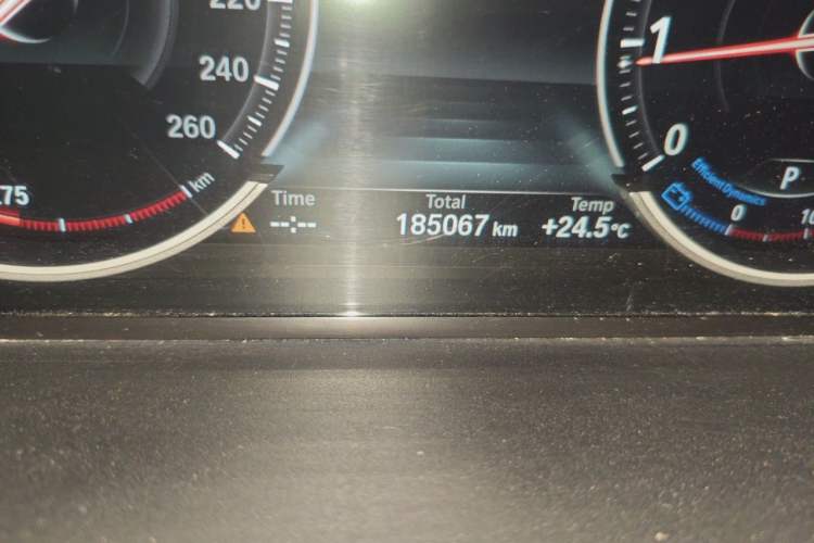 Used BMW 5 Series 2014 525Li Luxury Design Package Odometer Close Up