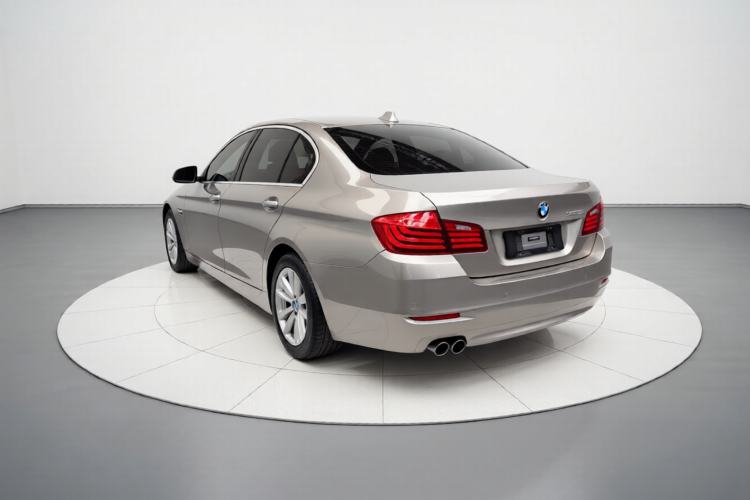 Used BMW 5 Series 2014 520Li Elegant Model Rear Left 45 Deg