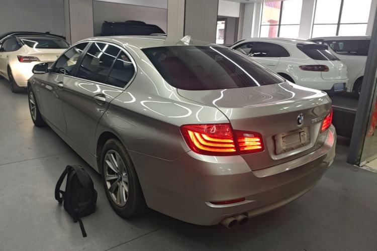Used BMW 5 Series 2014 520Li Elegant Model Rear Left 45 Deg