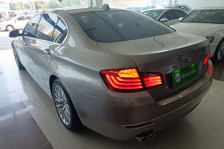Used BMW 5 Series 2014 525Li Luxury Design Package Rear Left 45 Deg