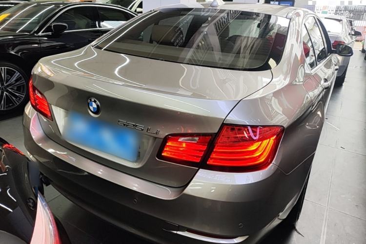 Used BMW 5 Series 2014 525Li Leading Model Rear