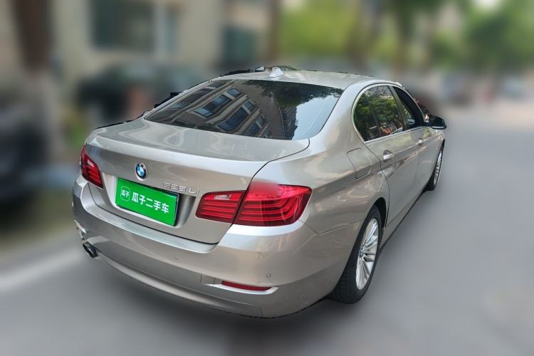 Used BMW 5 Series 2014 525Li Leading Model Rear Right 45 Deg