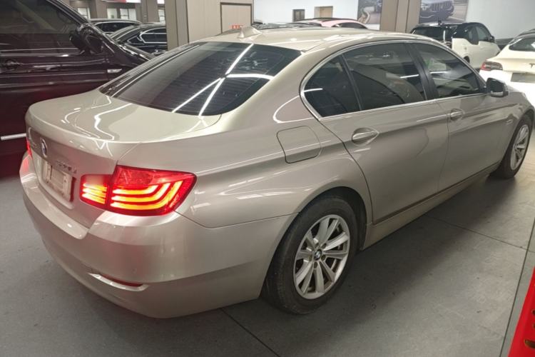 Used BMW 5 Series 2014 520Li Elegant Model Rear Right 45 Deg