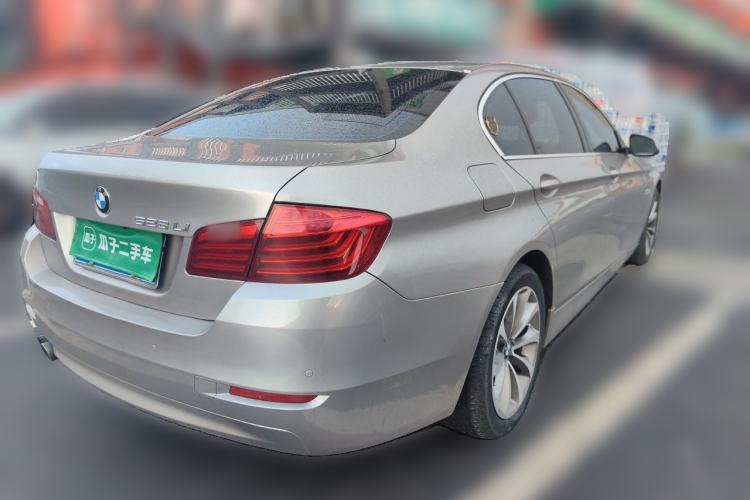 Used BMW 5 Series 2014 528Li Leading Model Rear Right 45 Deg